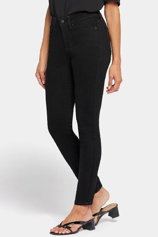 Ami Skinny Jeans - Black Trendy Women's Oversized