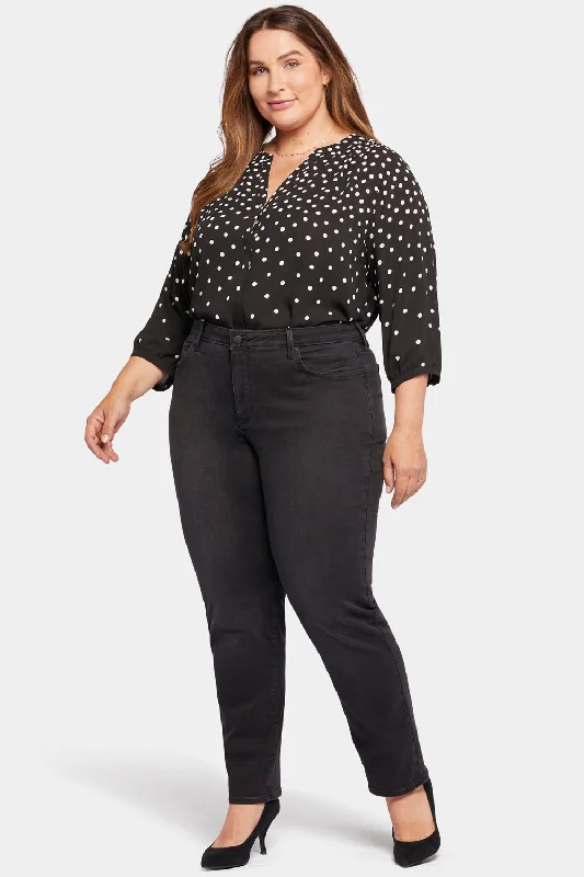Relaxed Slender Jeans In Plus Size - Legend Laid - back Women's Vibe